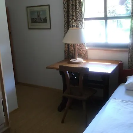Fuer Drei Personen Mit Terrasse Und Eigenem Gartenanteil *