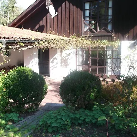 Semesterbostad Fuer Drei Personen Mit Terrasse Und Eigenem Gartenanteil *