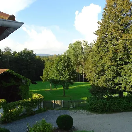 Semesterbostad Fuer Drei Personen Mit Terrasse Und Eigenem Gartenanteil